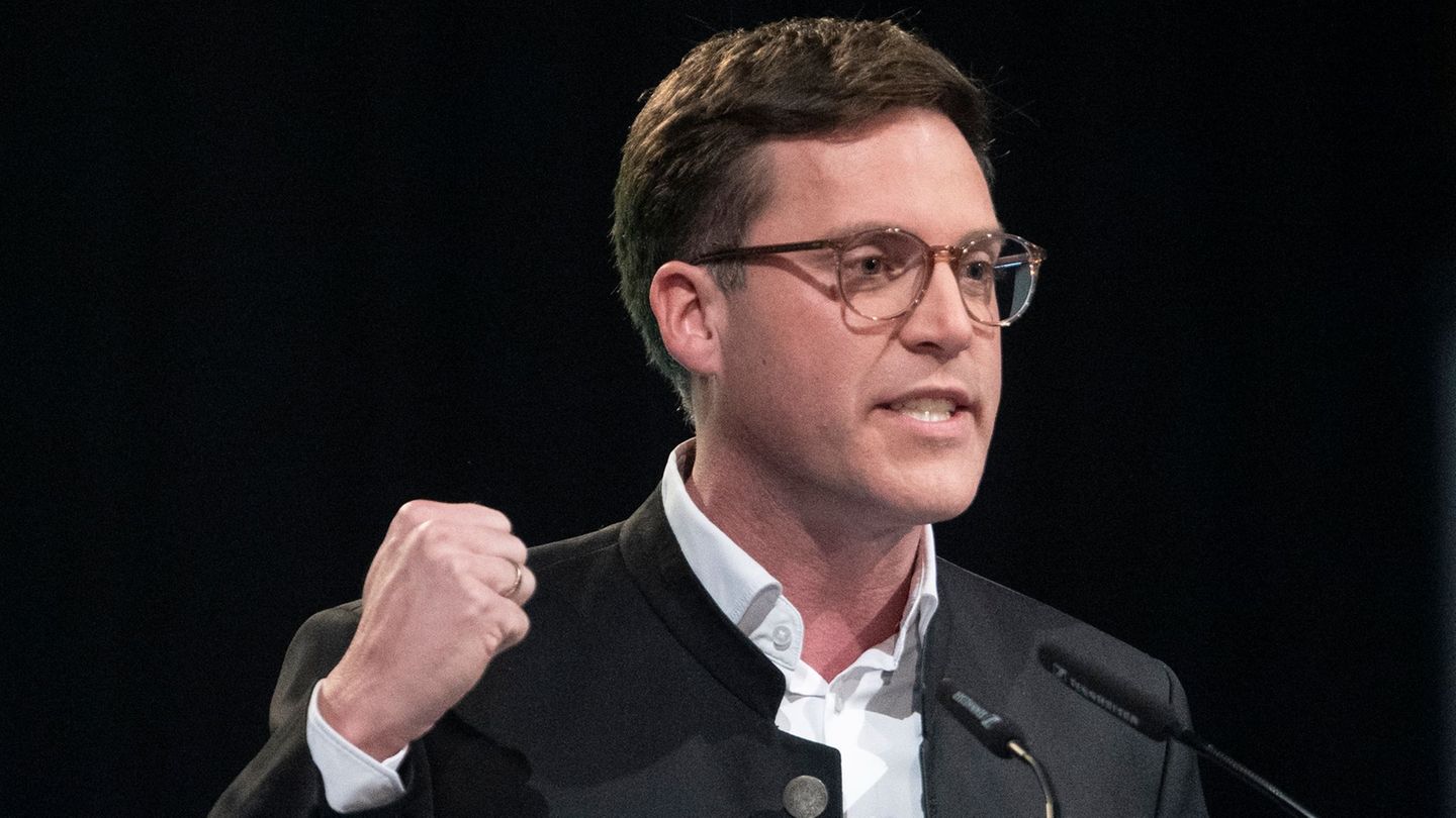 Hagel wäre der jüngste Regierungschef in der Geschichte des Landes. Foto: Marijan Murat/dpa