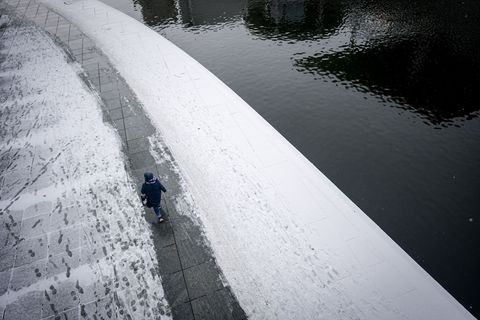 Es kann glatt werden in Deutschland. Foto: Kay Nietfeld/dpa