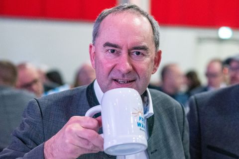 Freie-Wähler-Chef Hubert Aiwanger redet eigentlich immer frei - Redemanuskripte nutzt er praktisch nie. Foto: Armin Weigel/dpa