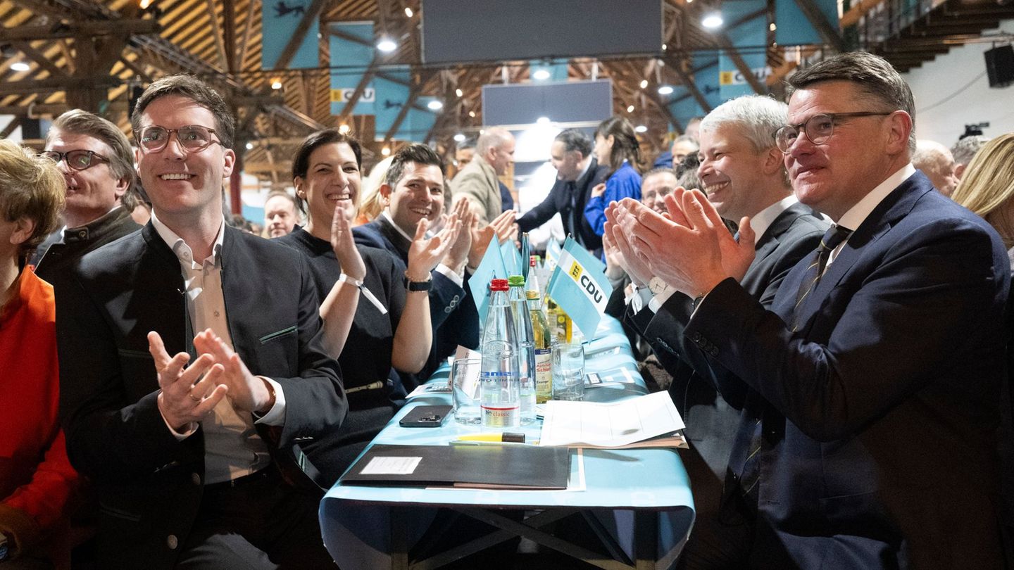 Beim Politischen Aschermittwoch geht es traditionell zünftig zu. Foto: Marijan Murat/dpa