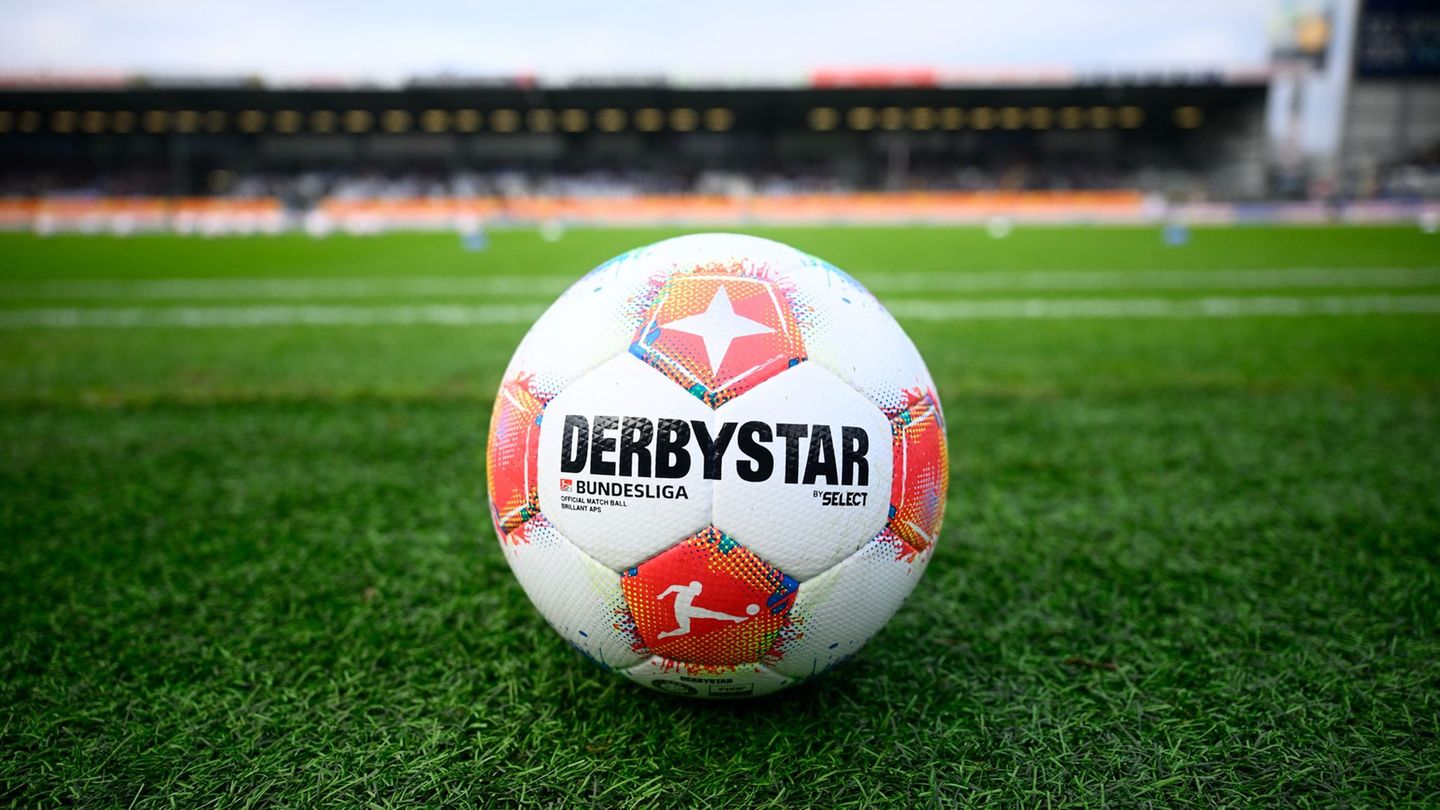 Jermaine Jones wird neuer Trainer in Schweinfurt. (Archivbild) Foto: Gregor Fischer/dpa