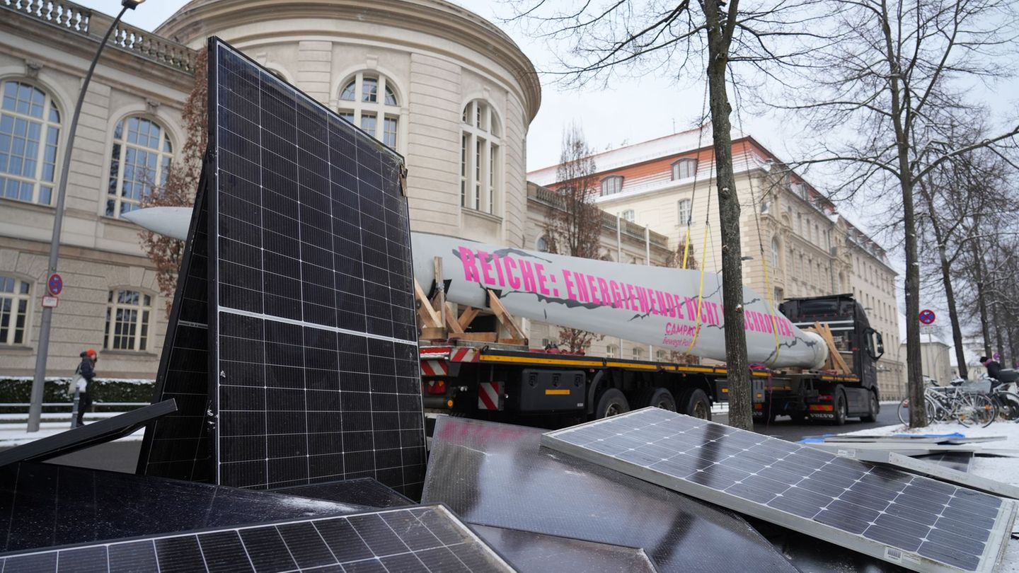 Katherina Reiche (CDU) plant Reformen beim Ausbau der Stromnetze und der erneuerbaren Energien. Foto: Manuel Genolet/dpa