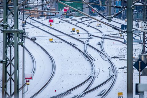 Die Verzögerung bei der Bahn-Sanierung Berlin-Hamburg wird zum Politikum: Fünf Länder-Chefs beschweren sich in einem Brief bei d