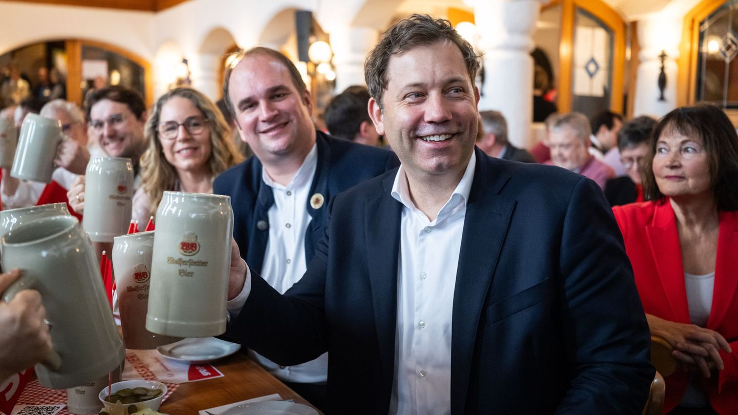 Klingbeil trat in Vilshofen auf. Foto: Lukas Barth-Tuttas/dpa