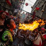 In Manila auf den Philippinen treten ebenfalls Straßenkünstler auf.