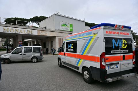 Der kleine Junge wird in der Monaldi-Klinik von Neapel behandelt. Foto: Felice De Martino/IPA via ZUMA Press/dpa