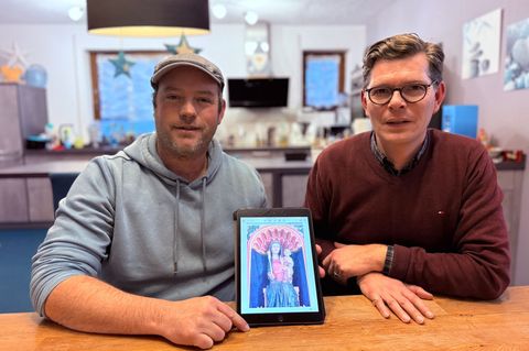 Ortsvorsteher Marmitt (links) entdeckte ein Foto einer Auktion von 2009 im Netz, später schaltete sich Bistumskonservator Paulke