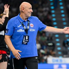 Trainer Herbert Müller sah eine klare Niederlage der Handballerinnen des Thüringer HC im Bundesligaspiel gegen Borussia Dortmund