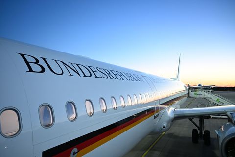 Um die Nutzung der Flugbereitschaft durch die Regierenden gibt es immer wieder Debatten. (Archivbild) Foto: Markus Lenhardt/dpa