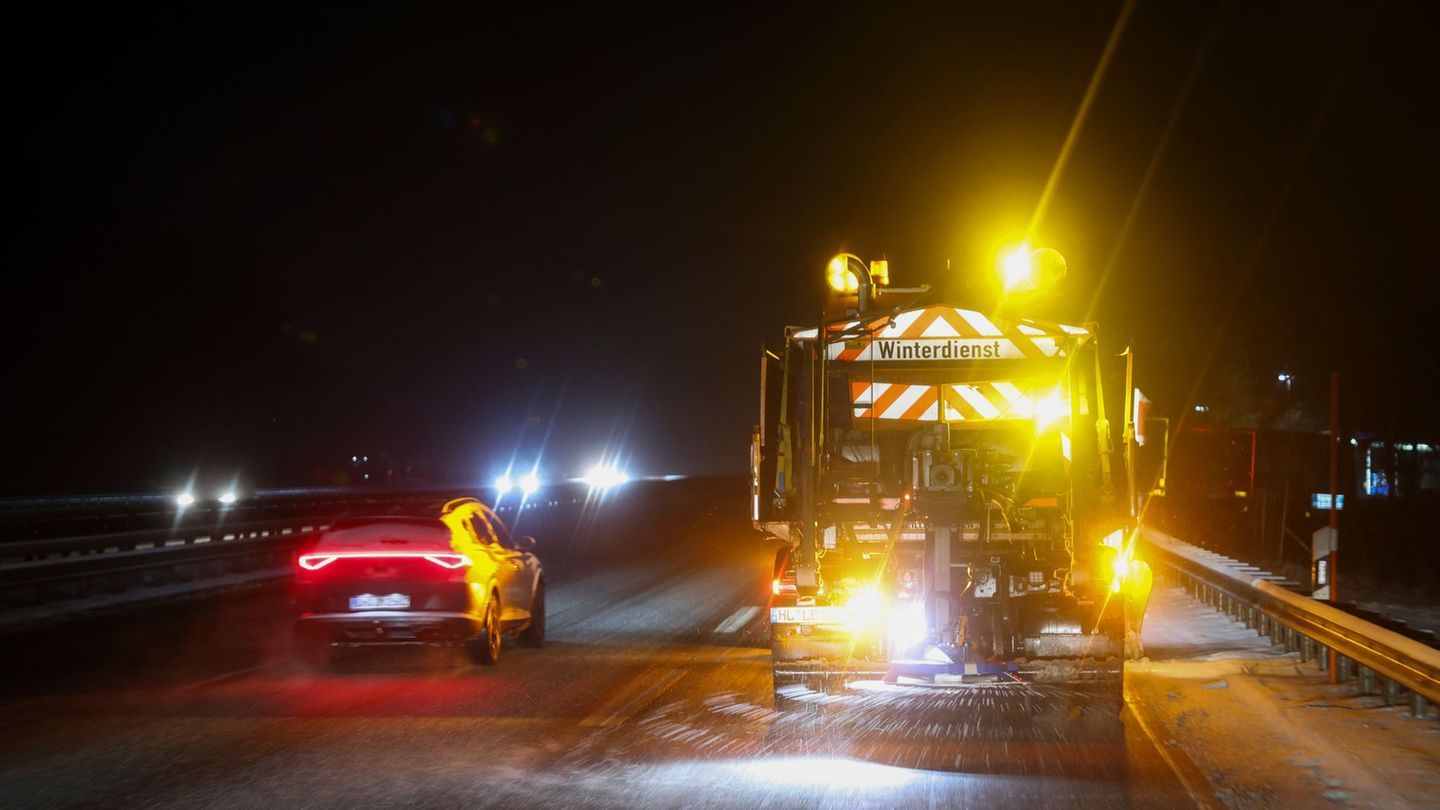 Winterwetter: Glättegefahr! Winter legt mit reichlich Schnee nach: Karten zeigen die Lage