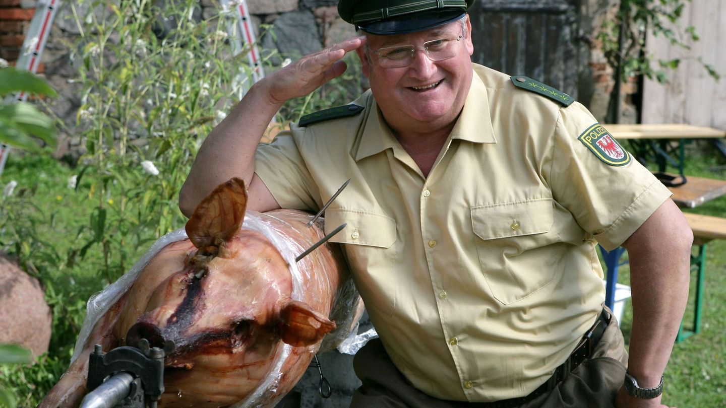 Er war als Dorfpolizist Krause beliebt - der brandenburgische Schauspieler Horst Krause. (Archivbild) Foto: Patrick Pleul/dpa-Ze
