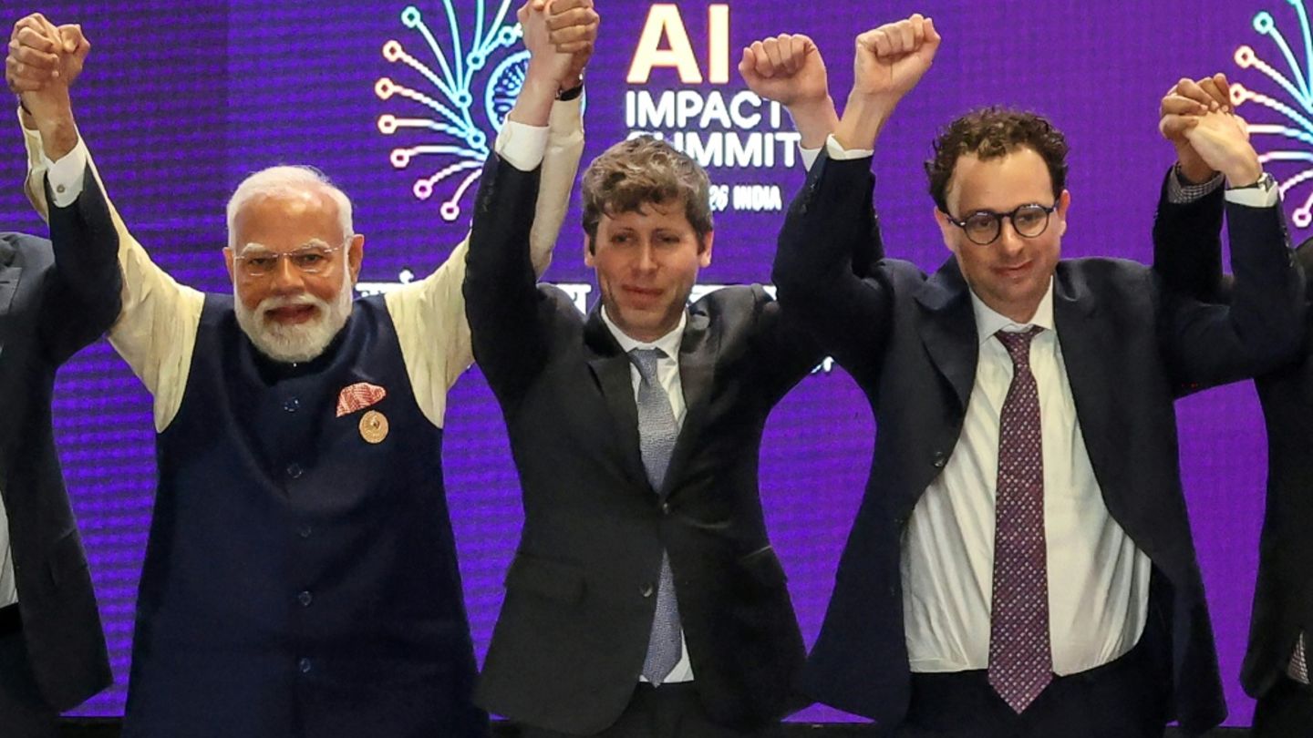 Modi mit Chefs von OpenAI und Anthropic (von links)