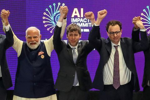 Modi mit Chefs von OpenAI und Anthropic (von links)