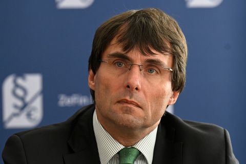 NRW-Finanzminister Marcus Optendrenk (CDU) stimmt auf weitere Schulden ein. (Archivbild) Foto: Roberto Pfeil/dpa