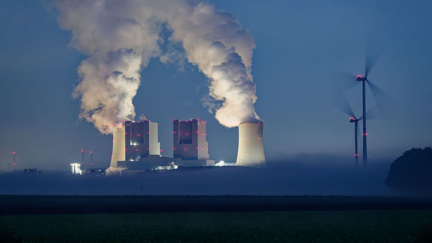 Der Energiekonzern RWE ist Betreiber des Braunkohlekraftwerks Neurath. Das Kartellamt vermutet, dass RWE eine marktbeherrschende