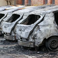 Brandanschläge auf Fahrzeuge haben in Sachsen 2025 einen Millionenschaden verursacht (Symbolbild). Foto: Jan Woitas/dpa-Zentralb