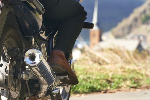 Laut Gericht müssen gerade auch Motorradfahrer sich den gegebenen Straßenverhältnissen anpassen. (Symbolbild) Foto: Thomas Frey/