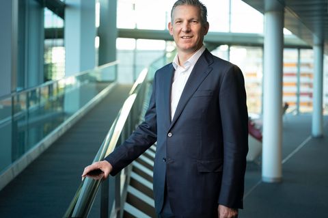 Nestlé-Chef Philipp Navratil baut den Konzern um. (Archivbild) Foto: Gaetan Bally/KEYSTONE/dpa