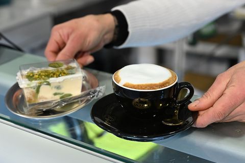 Die Gastronomie hat ihre Beschäftigtenzahl erhöht. Foto: Michael Brandt/dpa