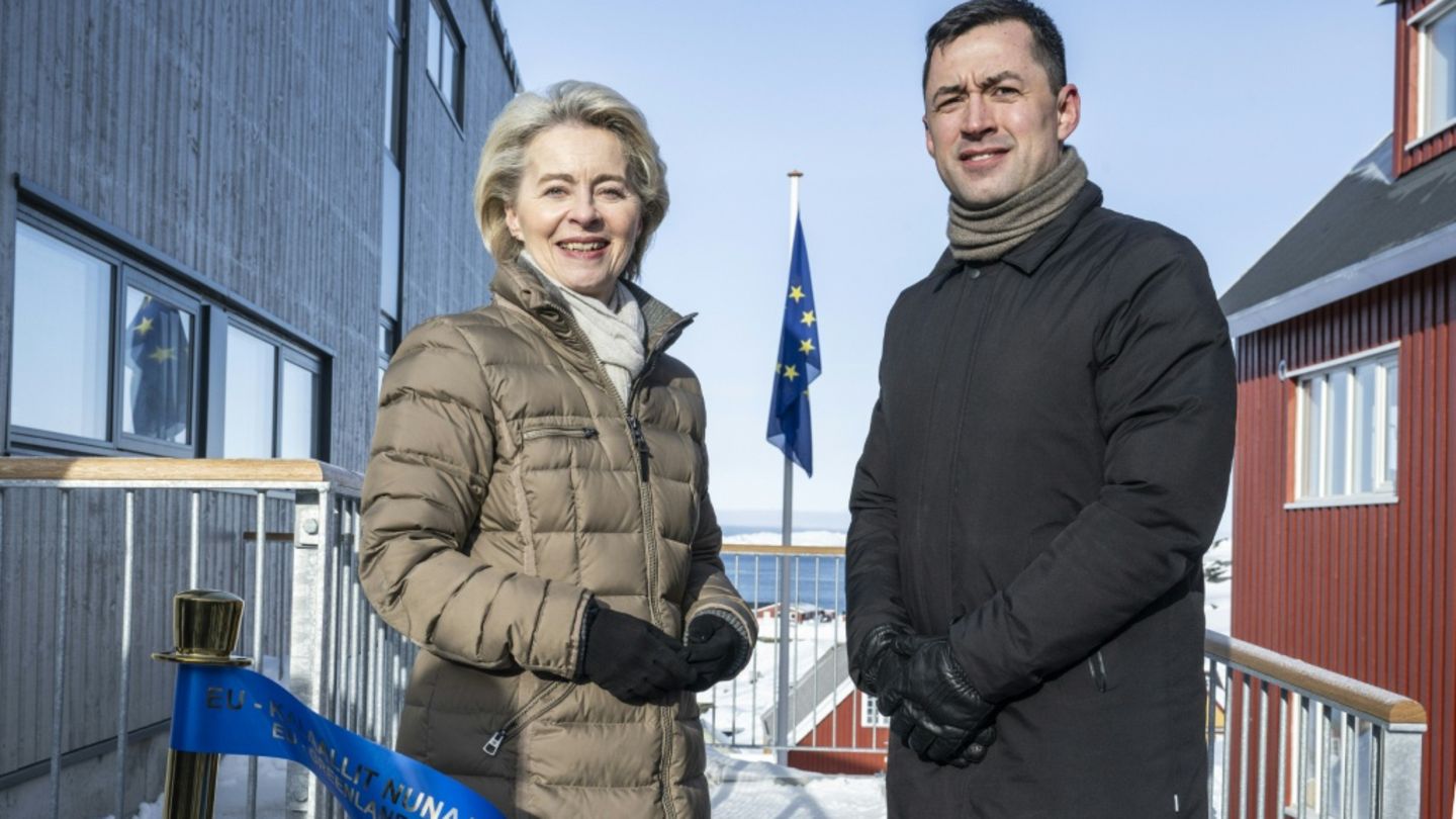 Von der Leyen mit dem damaligen grönlandischen Ministerpräsidenten Egede im März 2024 in Nuuk