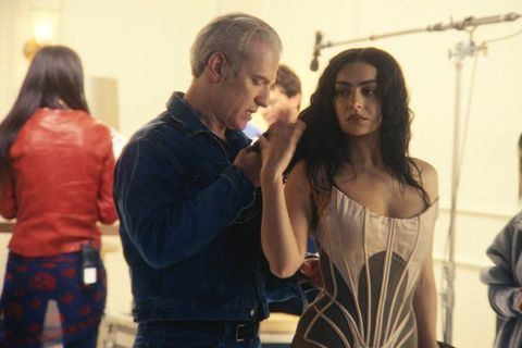 Charli xcx zeigt in ihrer Mockumentary "The Moment" die Abgründe der Musikindustrie.