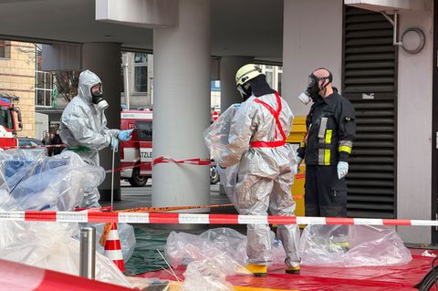 Die Ermittler untersuchen den Brief nun auf Fingerabdrücke und DNA-Spuren. (Archivbild) Foto: Sven Grundmann/NEWS5/dpa