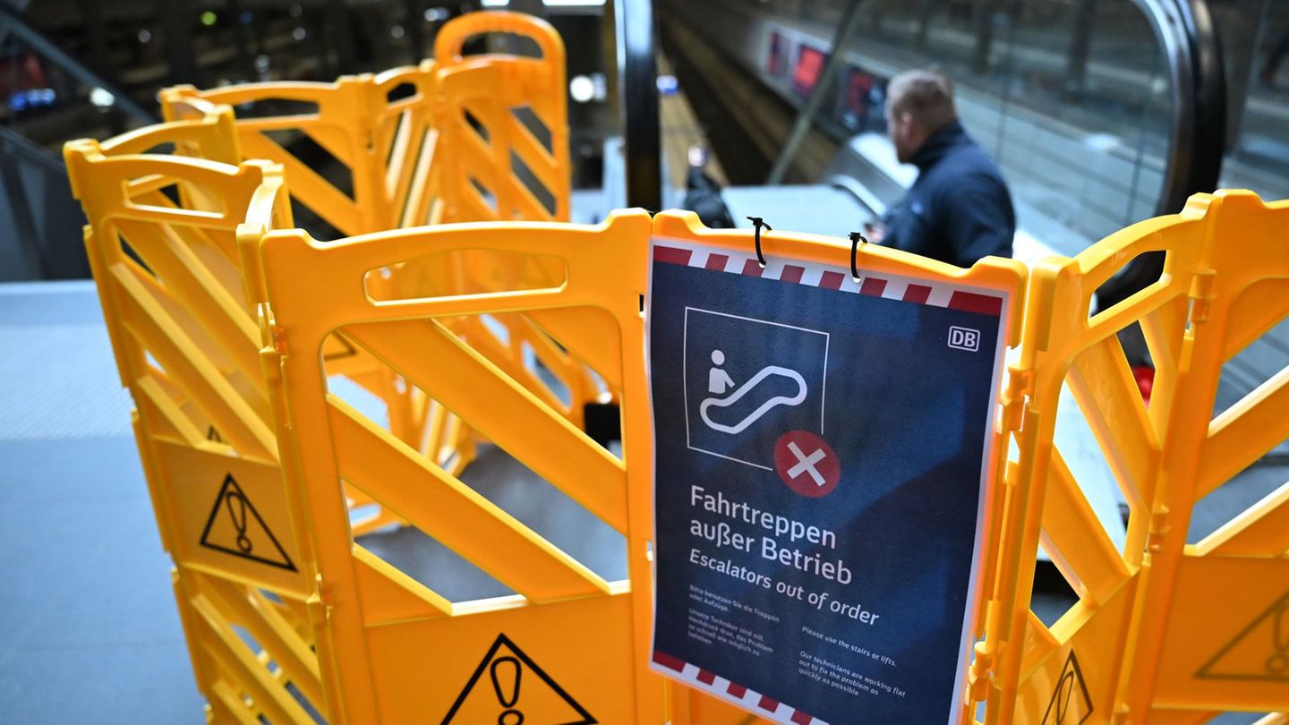 Am Berliner Hauptbahnhof steht derzeit ein Großteil der Rolltreppen still. Foto: Markus Lenhardt/dpa