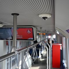 Mithilfe Künstlicher Intelligenz sollen Angriffe auf Fahrpersonal und Fahrgäste zurückgehen. Foto: Shireen Broszies/dpa