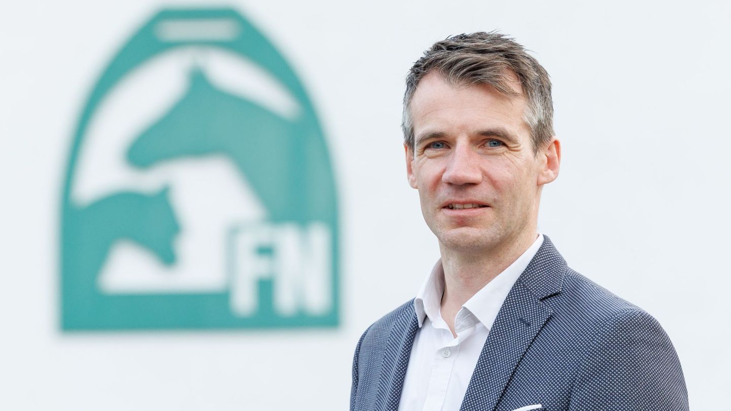 Der Vorstandsvorsitzende der Deutschen Reiterlichen Vereinigung, Dennis Peiler, äußert sich zur Tierquälerei in München: "Tief e