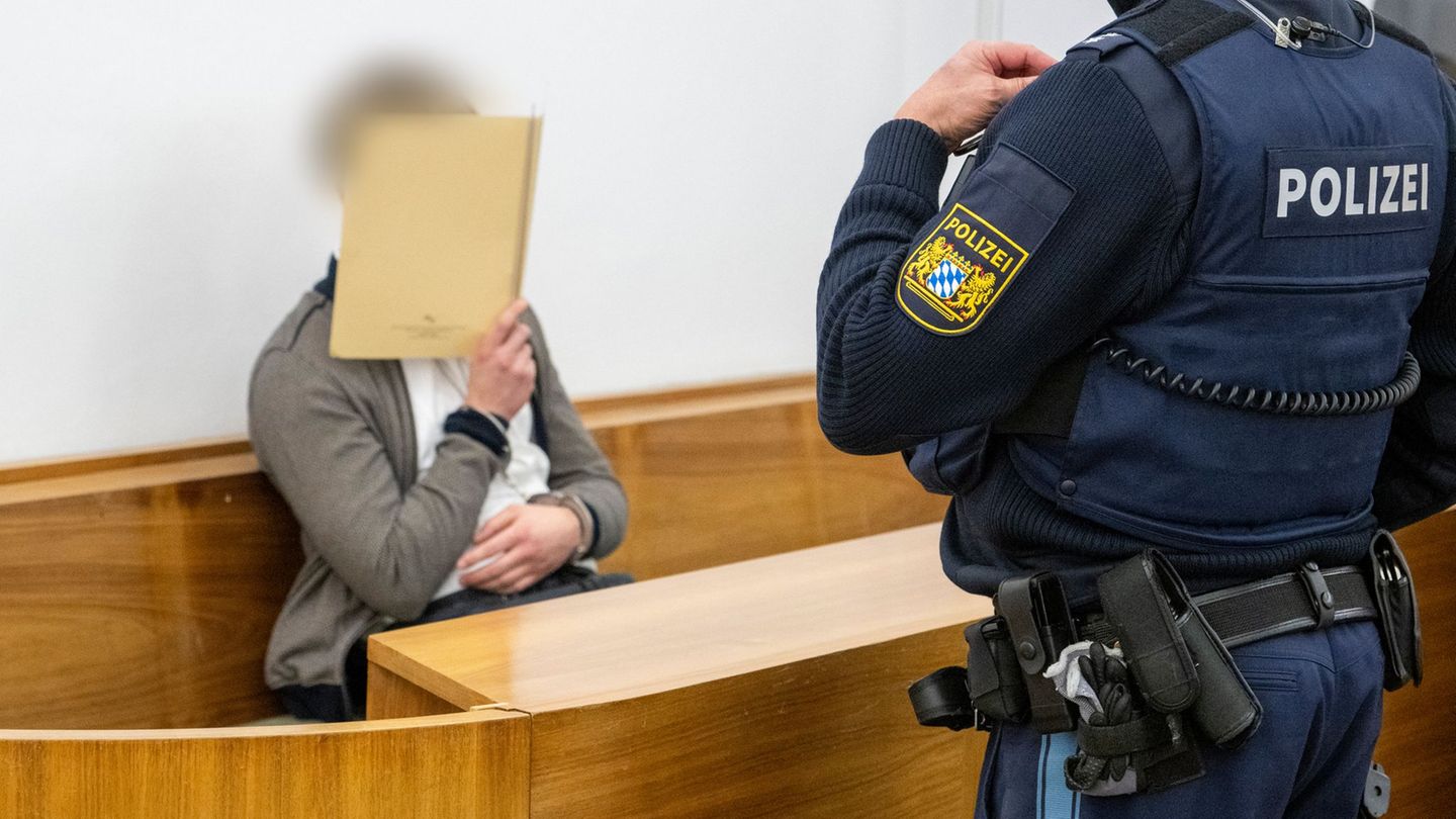 Der 21-jährige Angeklagte hat vor Gericht den Ablauf des Geschehens eingeräumt. (Archivbild) Foto: Stefan Puchner/dpa