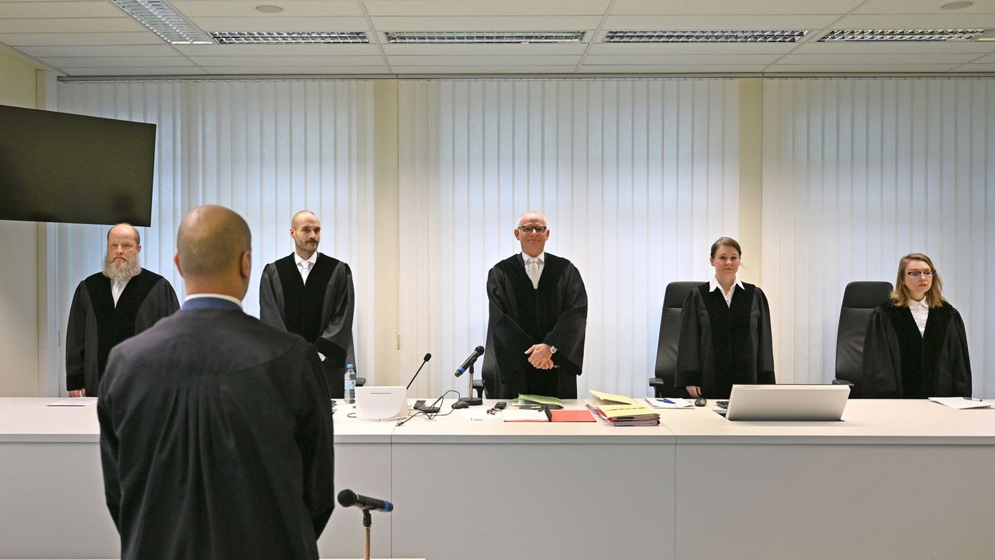 Das Verwaltungsgericht überprüft Versammlungsverbote der Polizei. Foto: Markus Lenhardt/dpa