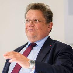 Niedersachsens Gesundheitsminister Andreas Philippi ist in diesem Jahr Vorsitzender der Gesundheitsministerkonferenz. (Archivbil