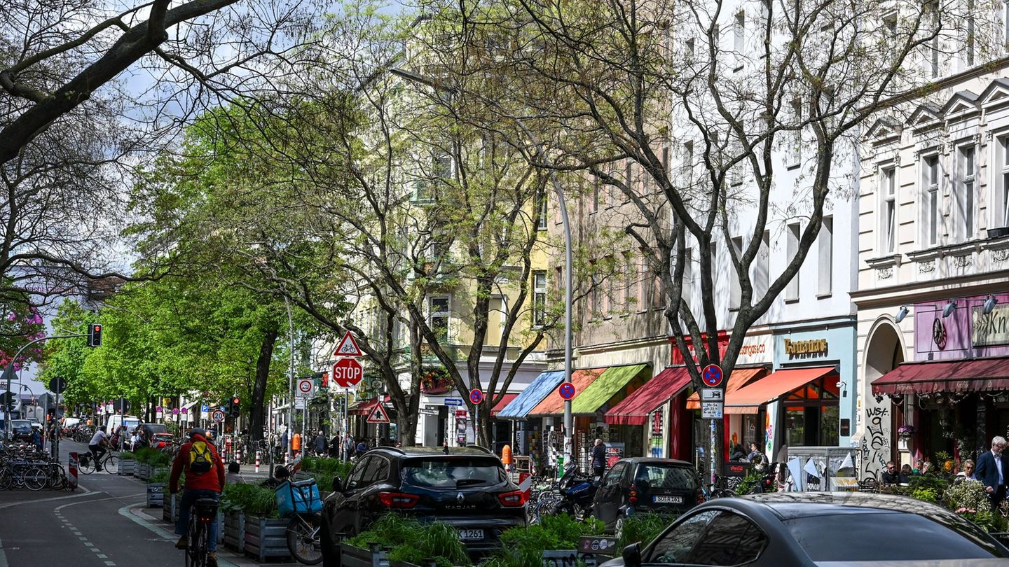 Die Umgestaltung der Bergmannstraße in Berlin-Kreuzberg sollte den Autoverkehr reduzieren und für mehr Lebensqualität sorgen. (A