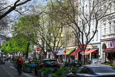 Die Umgestaltung der Bergmannstraße in Berlin-Kreuzberg sollte den Autoverkehr reduzieren und für mehr Lebensqualität sorgen. (A
