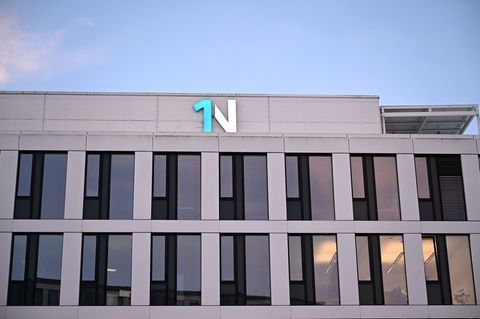 Das Logo von 1N sieht ganz anders aus als das Magenta-Logo der Deutschen Telekom - dennoch verwechselten viele Verbraucher die b
