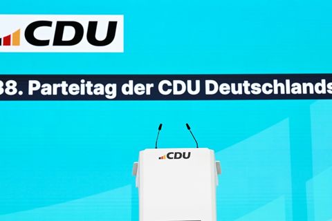 Bühne des Parteitags in Stuttgart