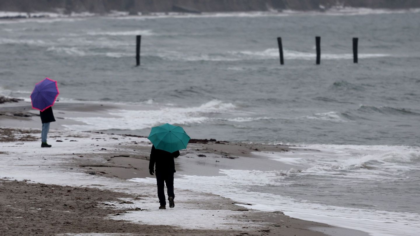 Wechselhaftes Wetter prägt das Wochenende im Norden. (Symbolbild) Foto: Bernd Wüstneck/dpa