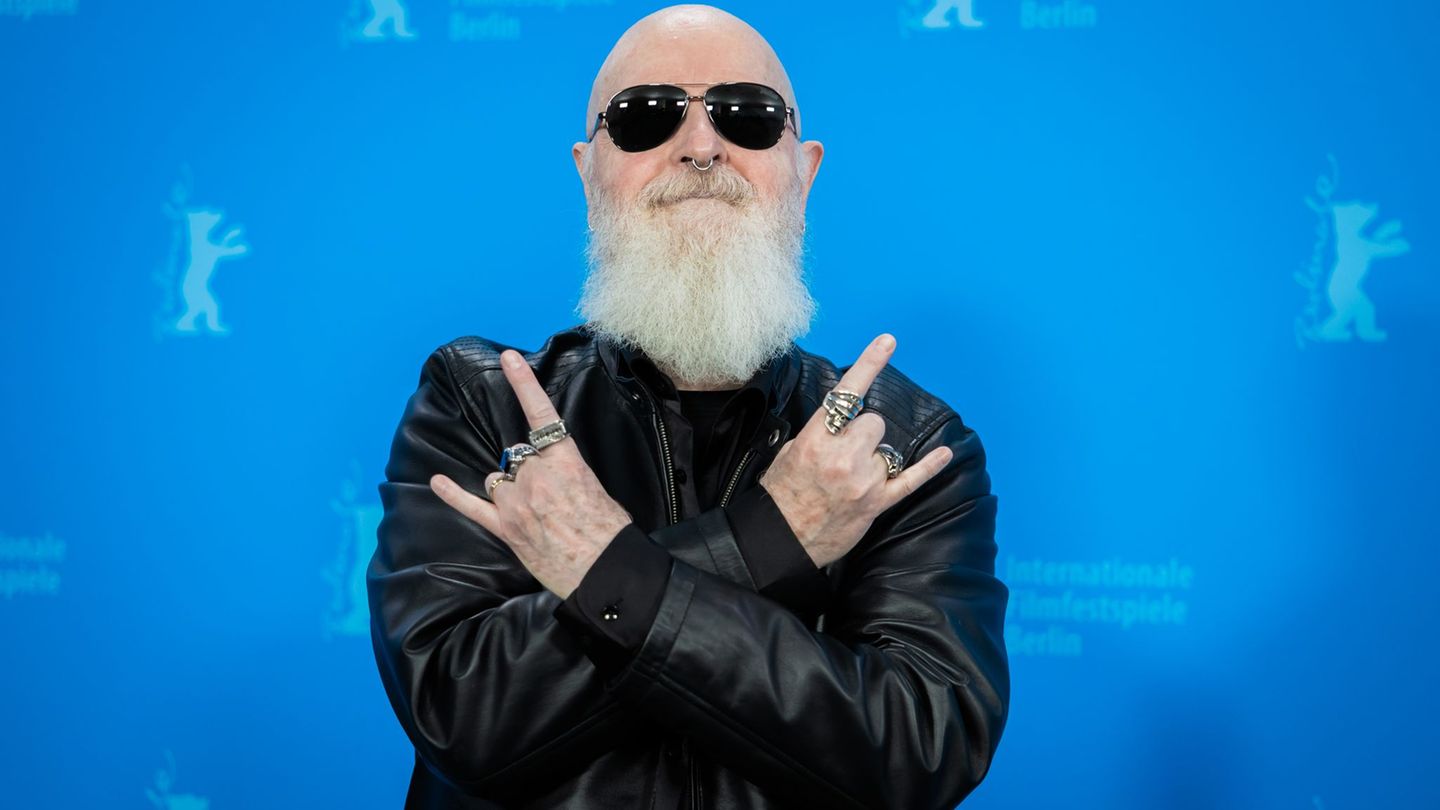 Rob Halford beim Photocall des Films "The Ballad of Judas Priest" bei der Berlinale am 15. Februar. Foto: Christoph Soeder/dpa