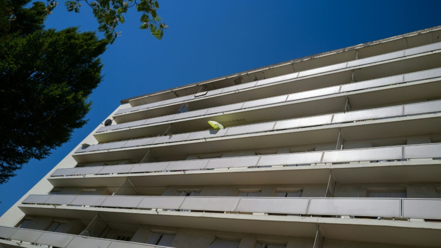 Balkone an einem Mehrfamilienhaus