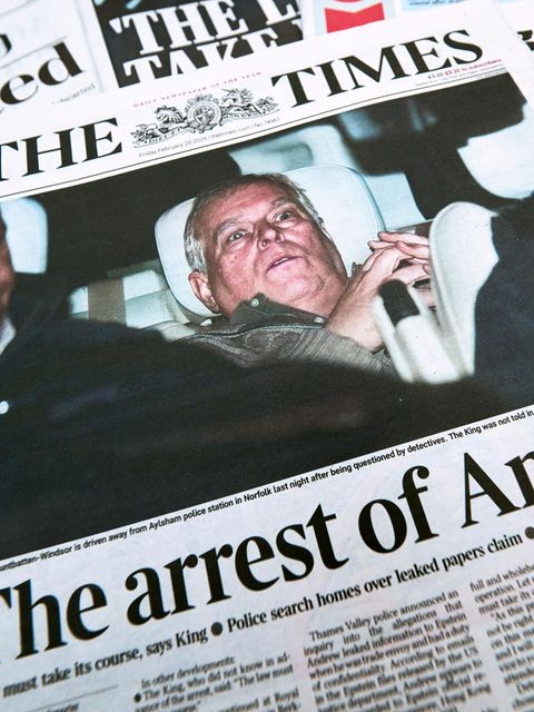 Andrew dominiert die Titelblätter der britischen Presse