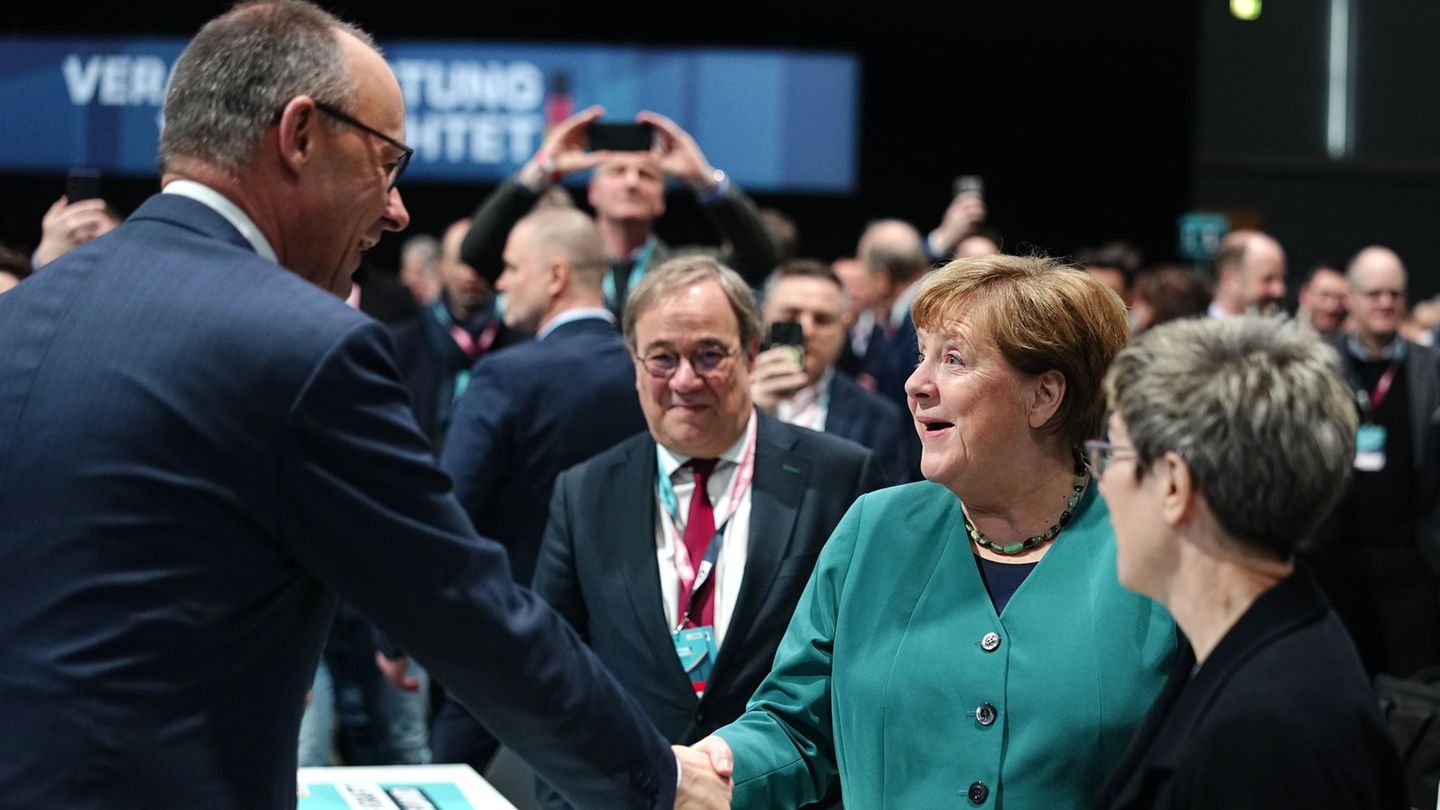 Rückkehr nach sechs Jahren: Viel Applaus für Merkel - aber Merz-Wahl verpasst