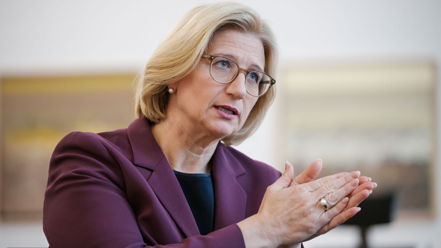 Anke Rehlinger sieht die Tarifeinigung als Wertschätzung für die Arbeit im öffentlichen Dienst. (Symbolbild) Foto: Oliver Dietze