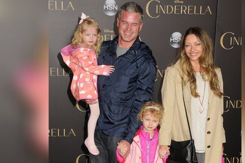 Eric Dane und Rebecca Gayheart mit ihren Töchter 2015 bei einer Veranstaltung.