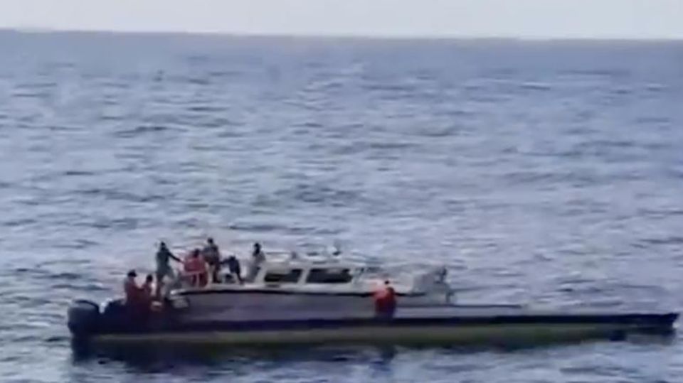 Ein Drogen-U-Boot wird im Pazifik gefasst.