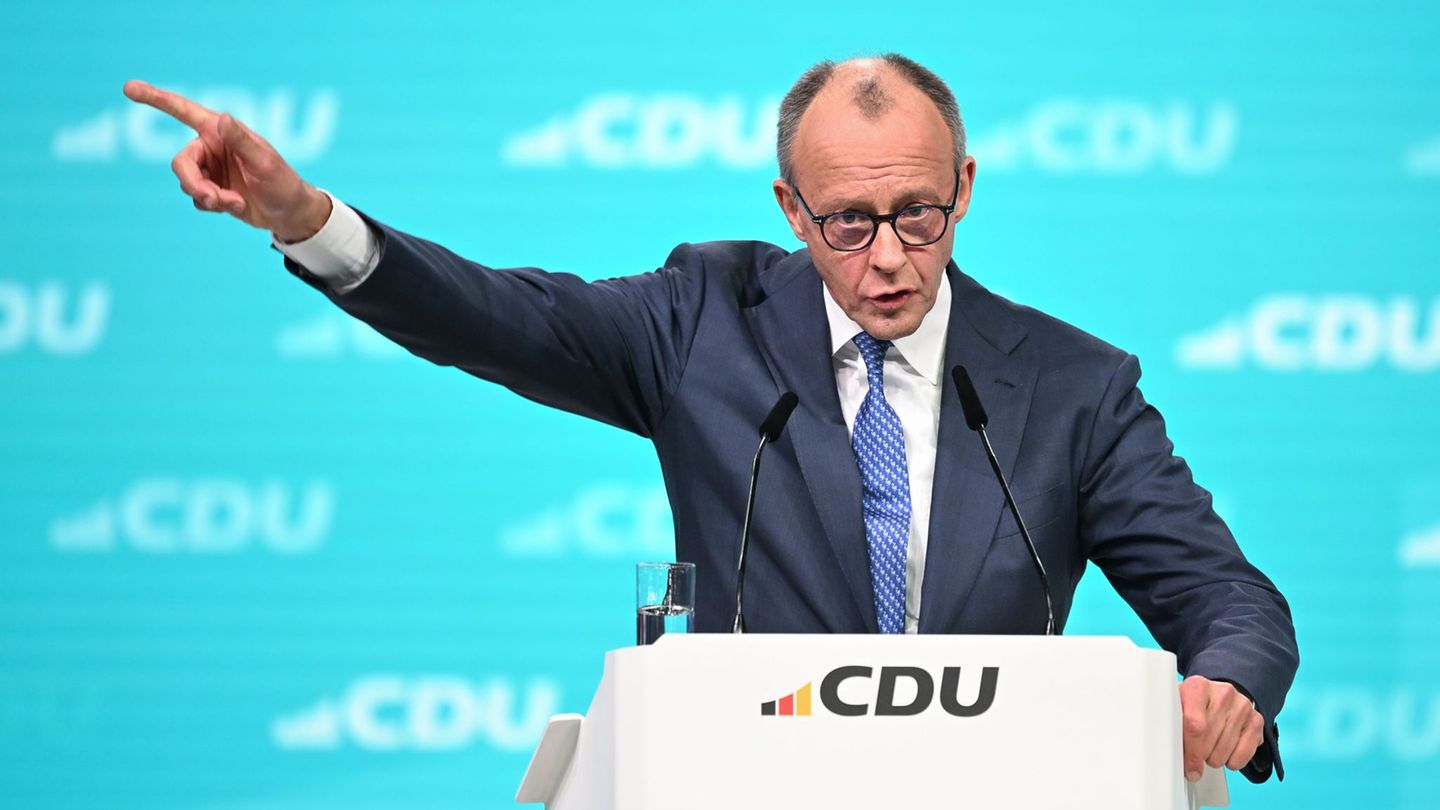 Kanzler und CDU-Chef Friedrich Merz äußert sich in seiner Parteitagsrede in Stuttgart zu Vorwürfen, er habe zu ehrgeizige Ziele
