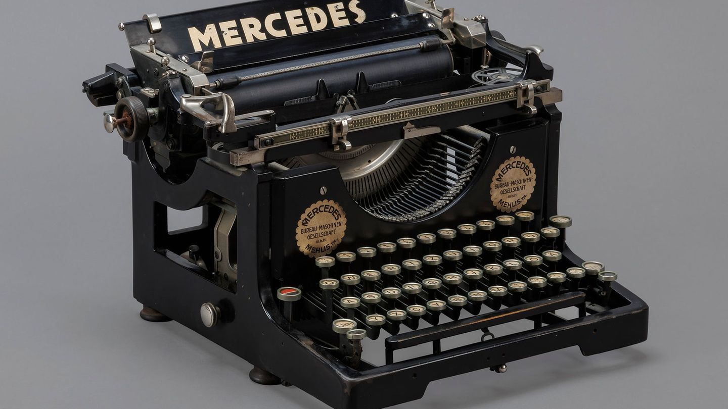 Über dieses Exponat freut sich das Museum der Bayerischen Geschichte in Regensburg besonders: die Schreibmaschine des Revolution