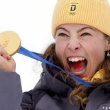 Großer Jubel mit der Goldmedaille: Daniela Maier. Foto: Oliver Weiken/dpa