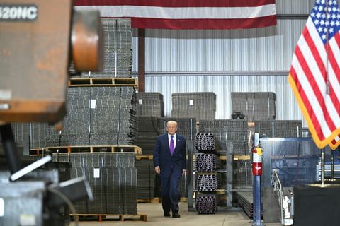 Trump in einer Stahlfabrik im US-Bundesstaat Georgia