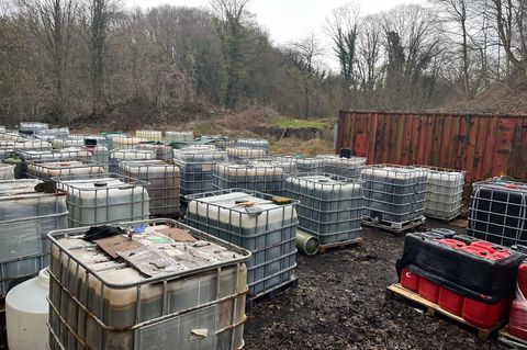 Kanister voller Drogenmüll