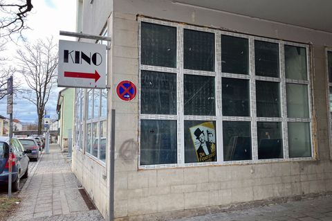 Das ehemalige Kino hat die AfD gemietet. (Archivbild) Foto: Britta Schultejans/dpa